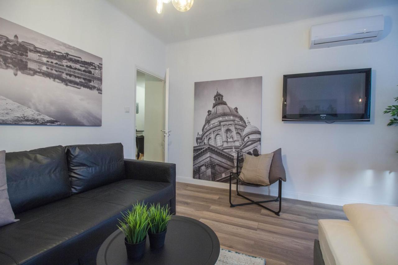 Standard Apartment By Hi5 - Madach Budapest Exterior foto